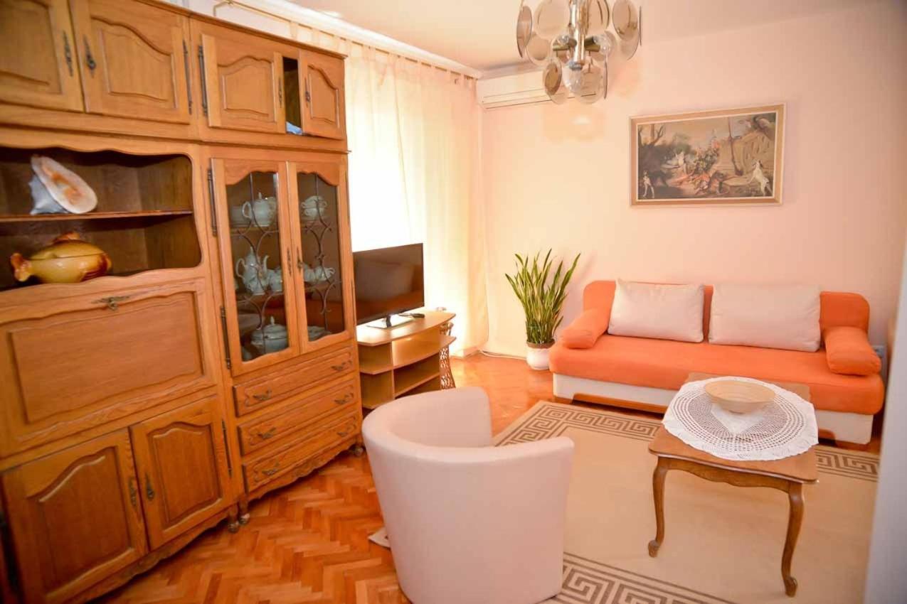 Apartament And Antonio *