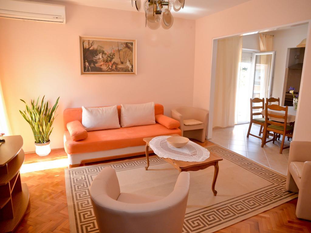 Apartament And Antonio Zadar